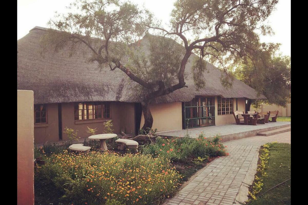 Esmarline Lodge Brits Exterior photo